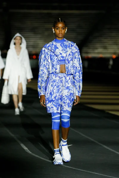 Look 44
